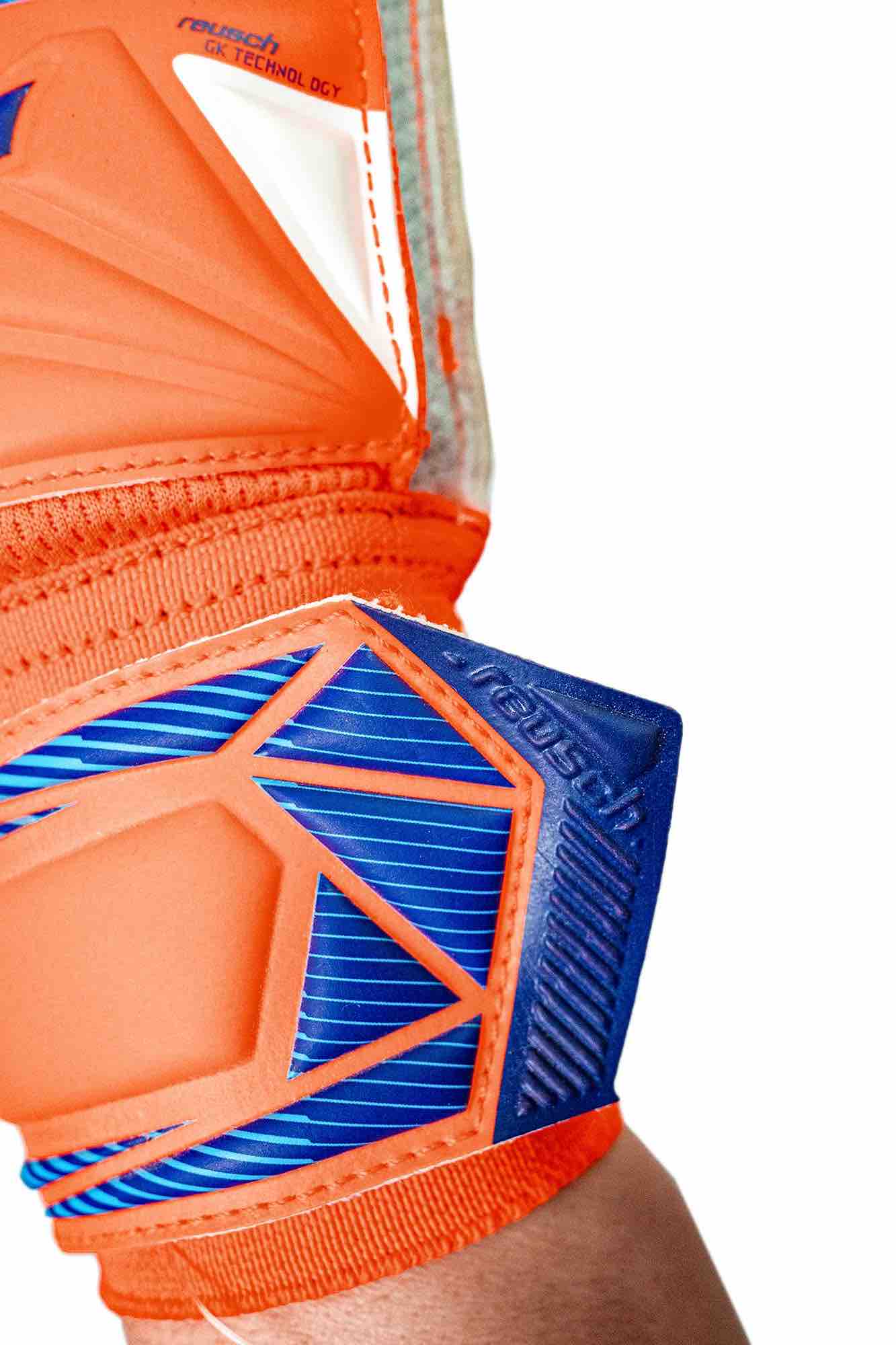 Reusch Junior Attrakt Advance Goalkeeper Gloves